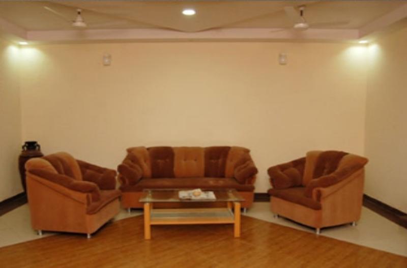 Hotel Royal Regency Bori  外观 照片