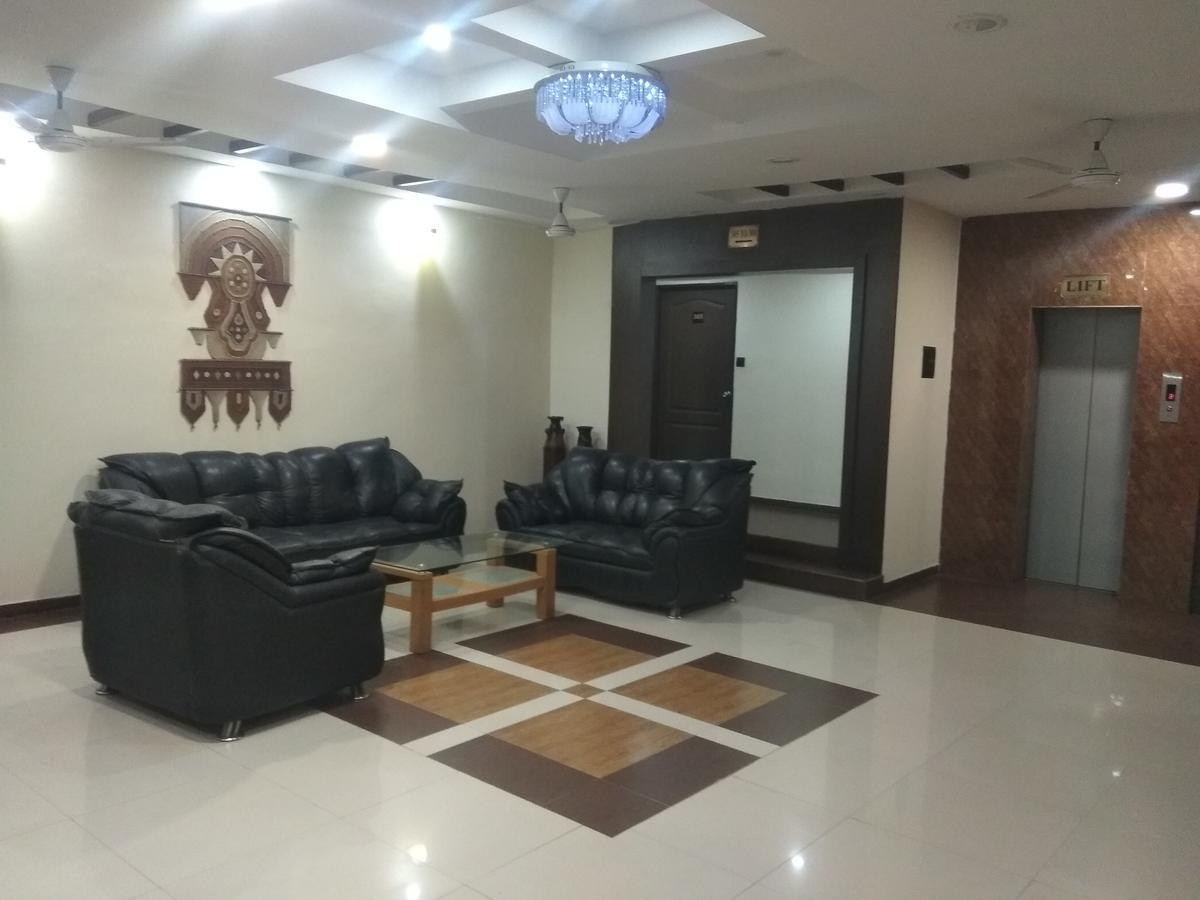 Hotel Royal Regency Bori  外观 照片
